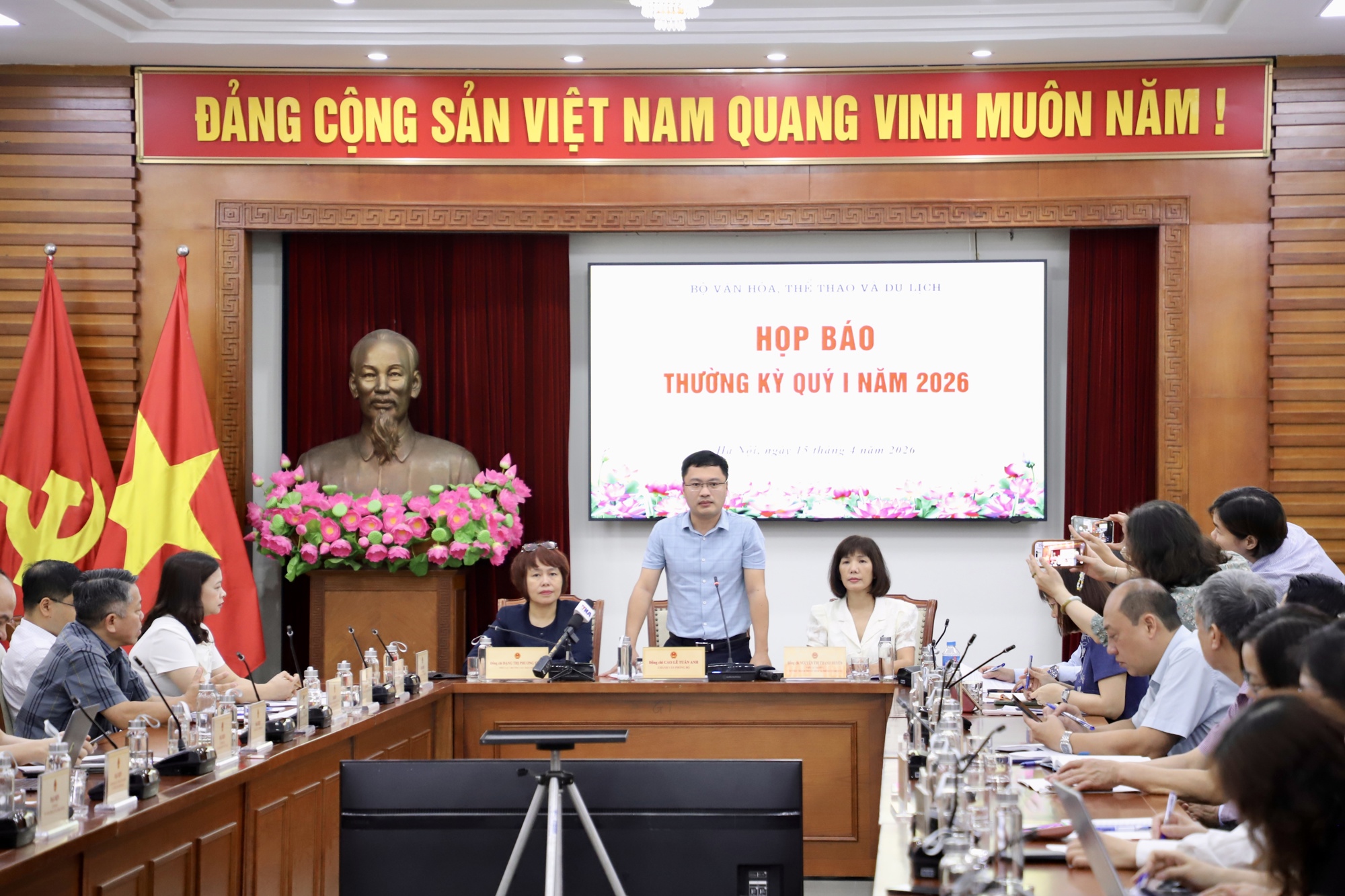 Siết tình trạng AI mạo danh người nổi tiếng để quảng cáo- Ảnh 1. Siết tình trạng AI mạo danh người nổi tiếng để quảng cáo- Ảnh 1.