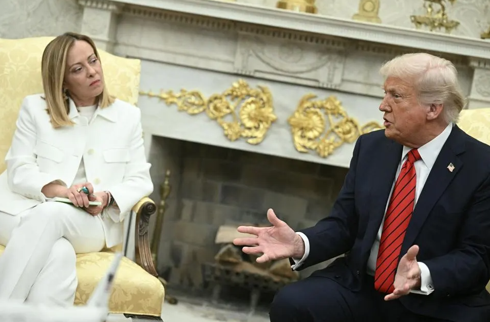 Ông Trump chỉ trích đồng minh thân cận ở châu Âu liên quan xung đột Iran - Ảnh 1.