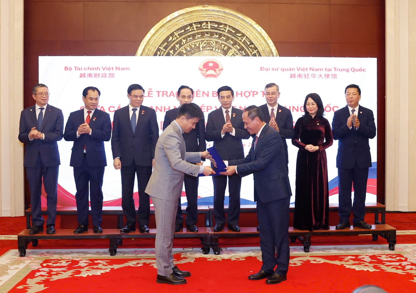 Vietnam Airlines đẩy mạnh hợp tác quốc tế, tăng cường hiện diện tại Trung Quốc - Ảnh 1.