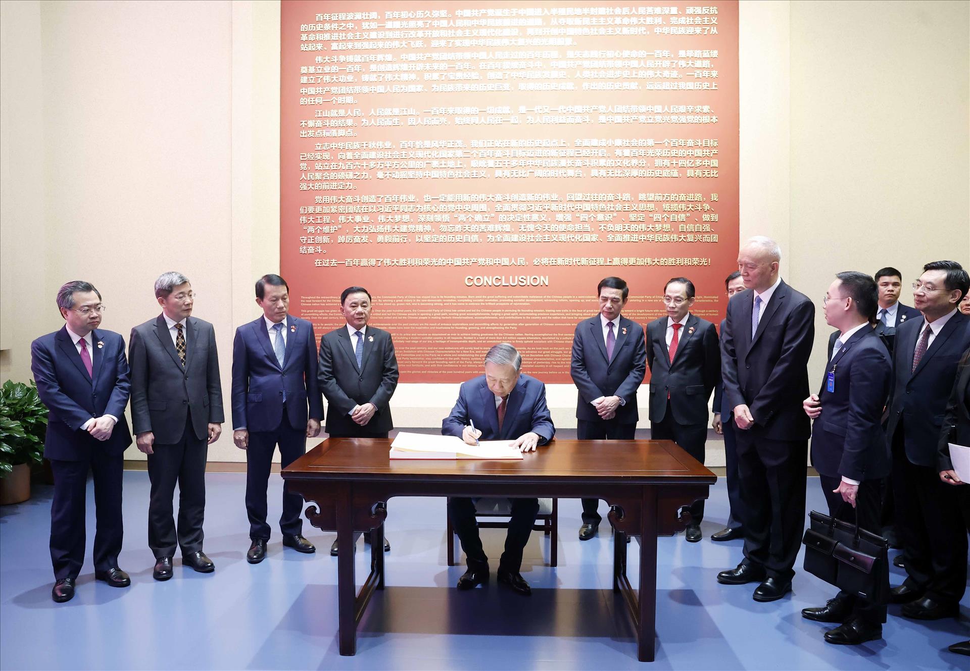 Tổng B&iacute; thư, Chủ tịch nước T&ocirc; L&acirc;m thăm Bảo t&agrave;ng Lịch sử Đảng Cộng sản Trung Quốc- Ảnh 3.