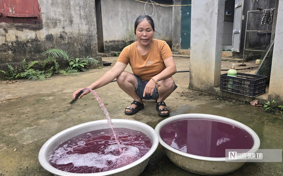 Nước Giếng Khoan Chuyển Màu Tím, Hôi Tanh Do Sự Cố Nhà Máy Dệt May