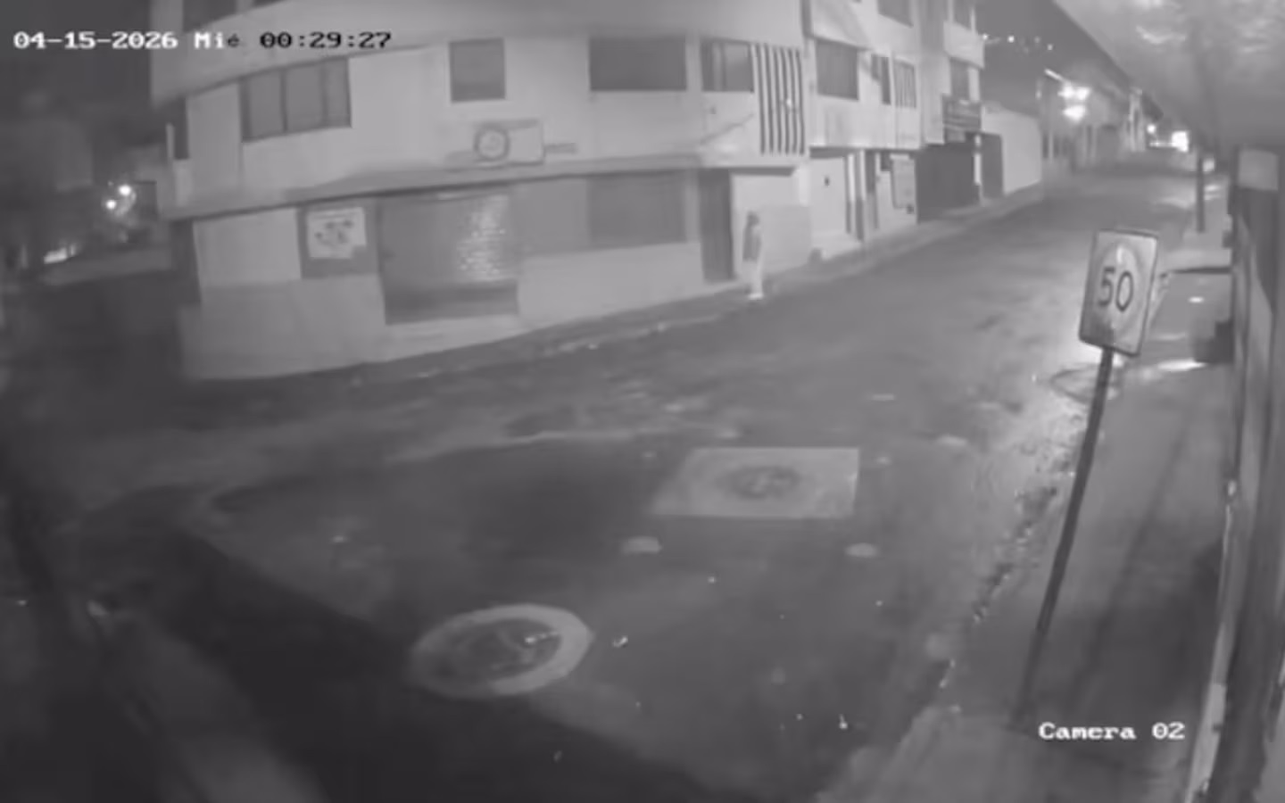 Kẻ đột nhập kinh hoàng ở Ecuador bị hàng xóm bắt giữ sau khi trốn thoát qua sân thượng