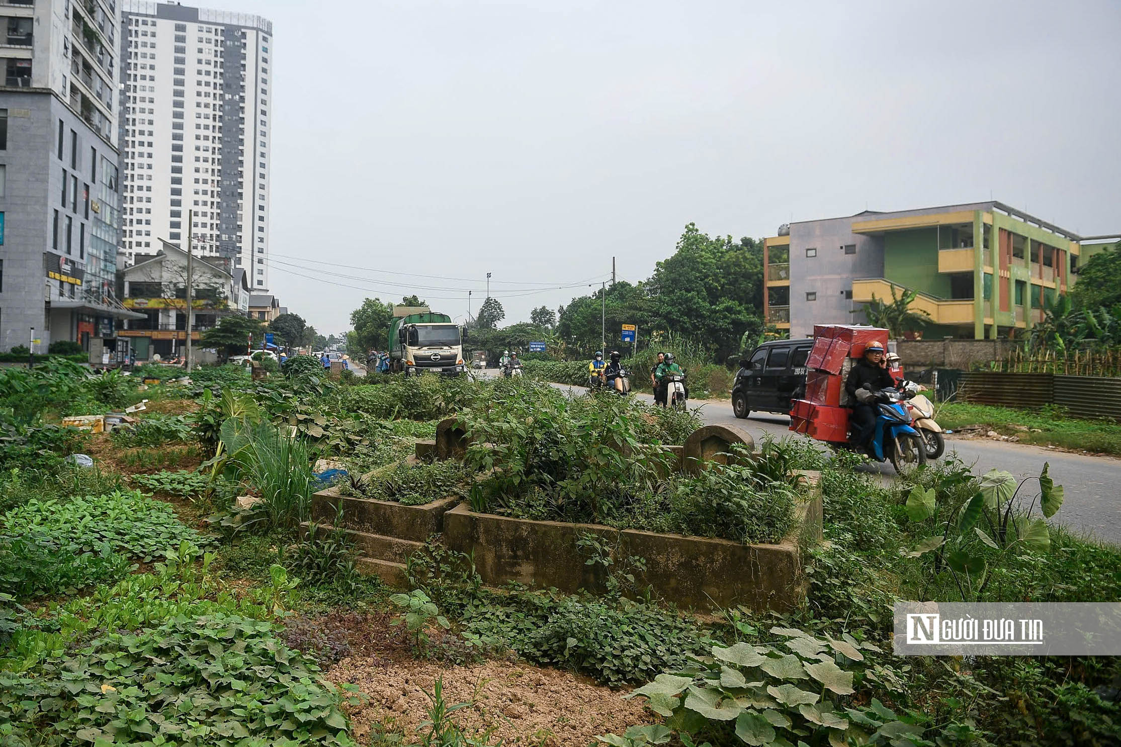 Hà Nội: Người dân ngán ngẩm sống chung với bụi bẩn, ô nhiễm- Ảnh 12.