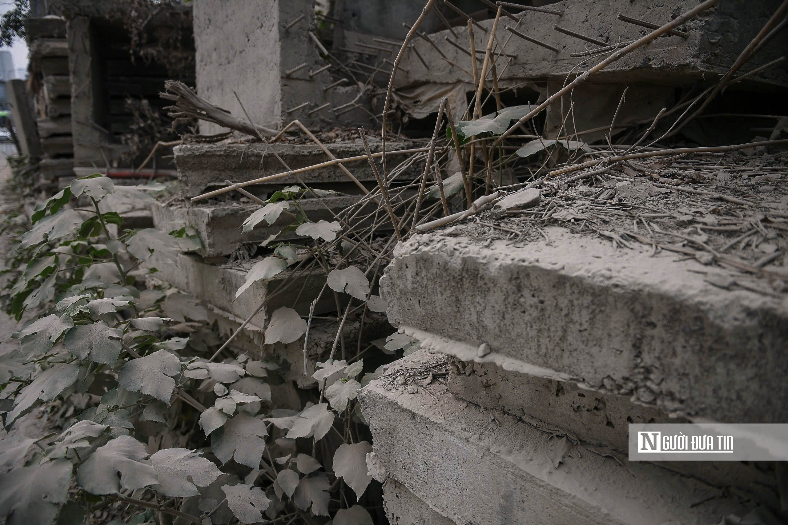 Hà Nội: Người dân ngán ngẩm sống chung với bụi bẩn, ô nhiễm- Ảnh 4.