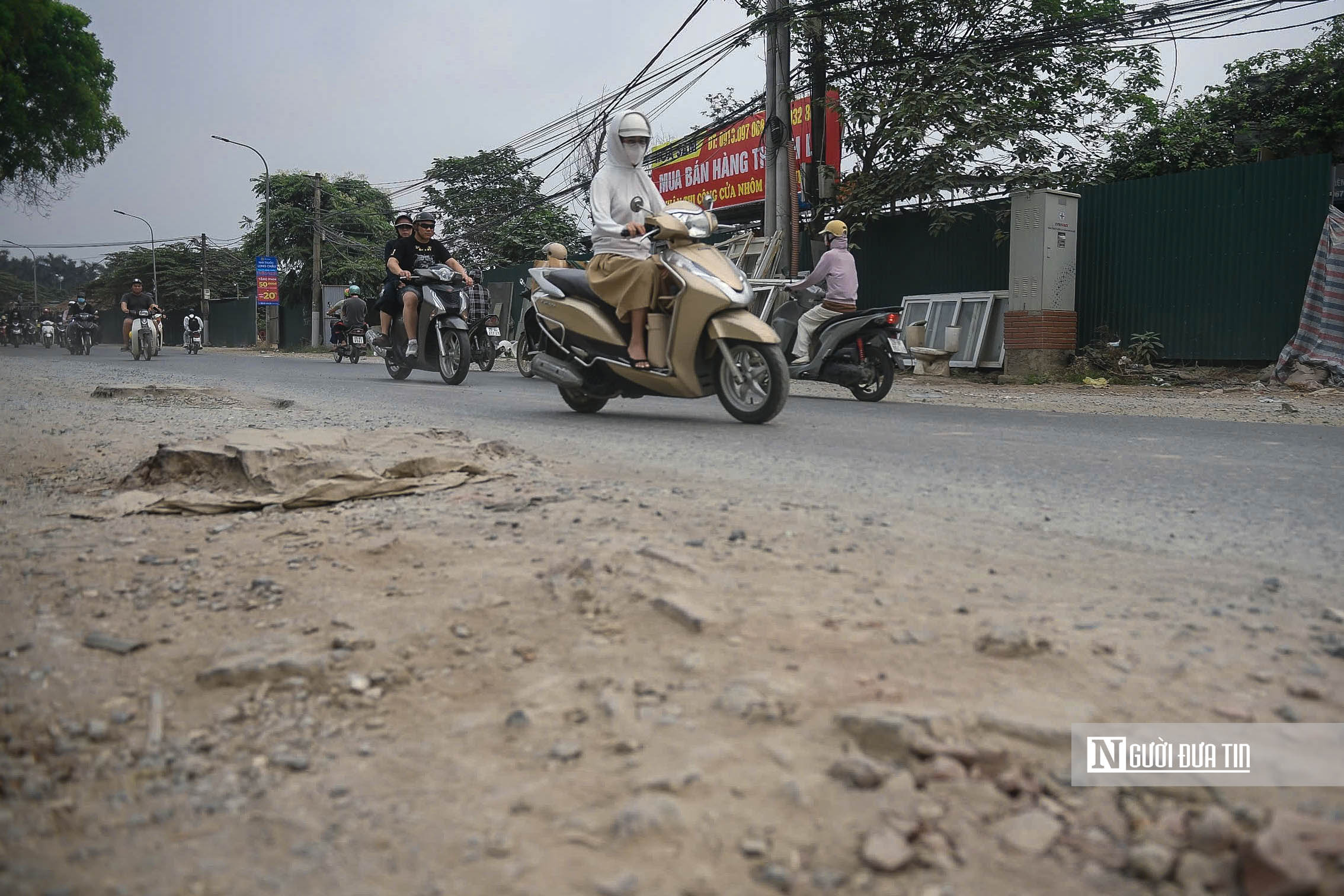 Hà Nội: Người dân ngán ngẩm sống chung với bụi bẩn, ô nhiễm- Ảnh 10.