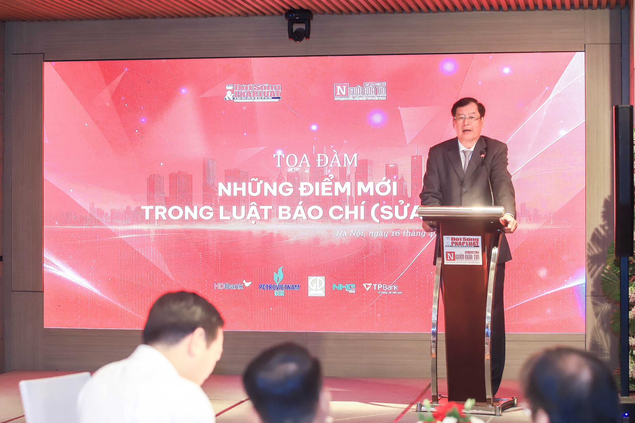 Báo chí phải không ngừng đổi mới về tư duy, nội dung và phương thức hoạt động - Ảnh 1.