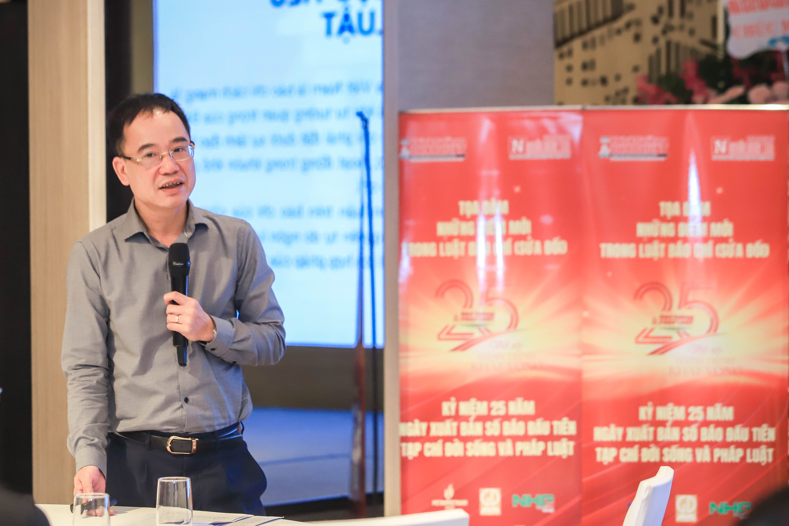 Luật Báo chí (sửa đổi): Cân bằng giữa định hướng chính trị và đổi mới sáng tạo - Ảnh 1.