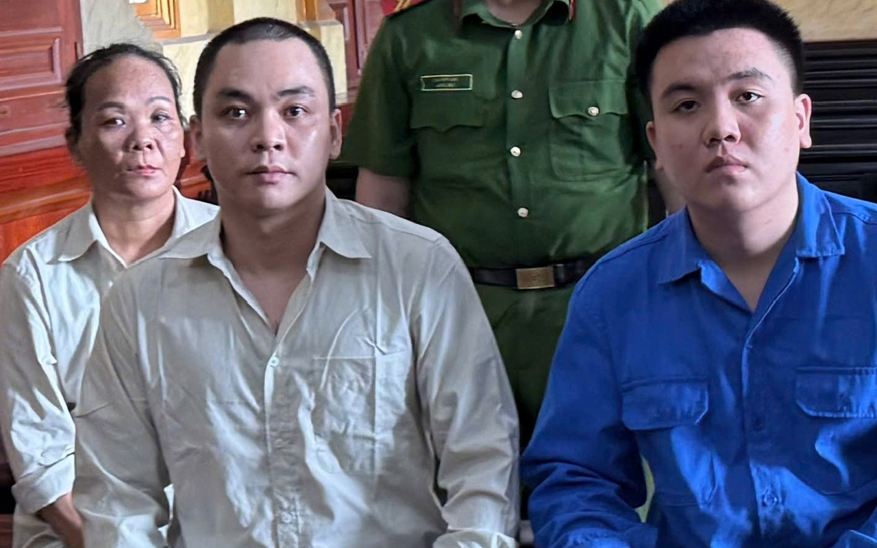 Mẹ con bị cáo nhận án tù vì mua bán ma túy qua ứng dụng giao hàng tại TP.HCM
