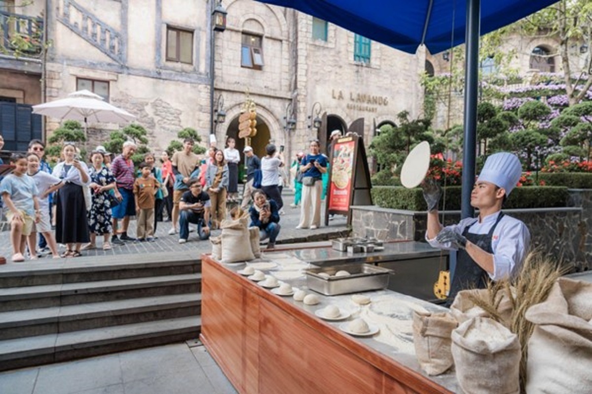 Gợi &yacute; những tọa độ check in 'đỉnh n&oacute;c kịch trần' khi du lịch Đ&agrave; Nẵng dịp 30/4- Ảnh 4.