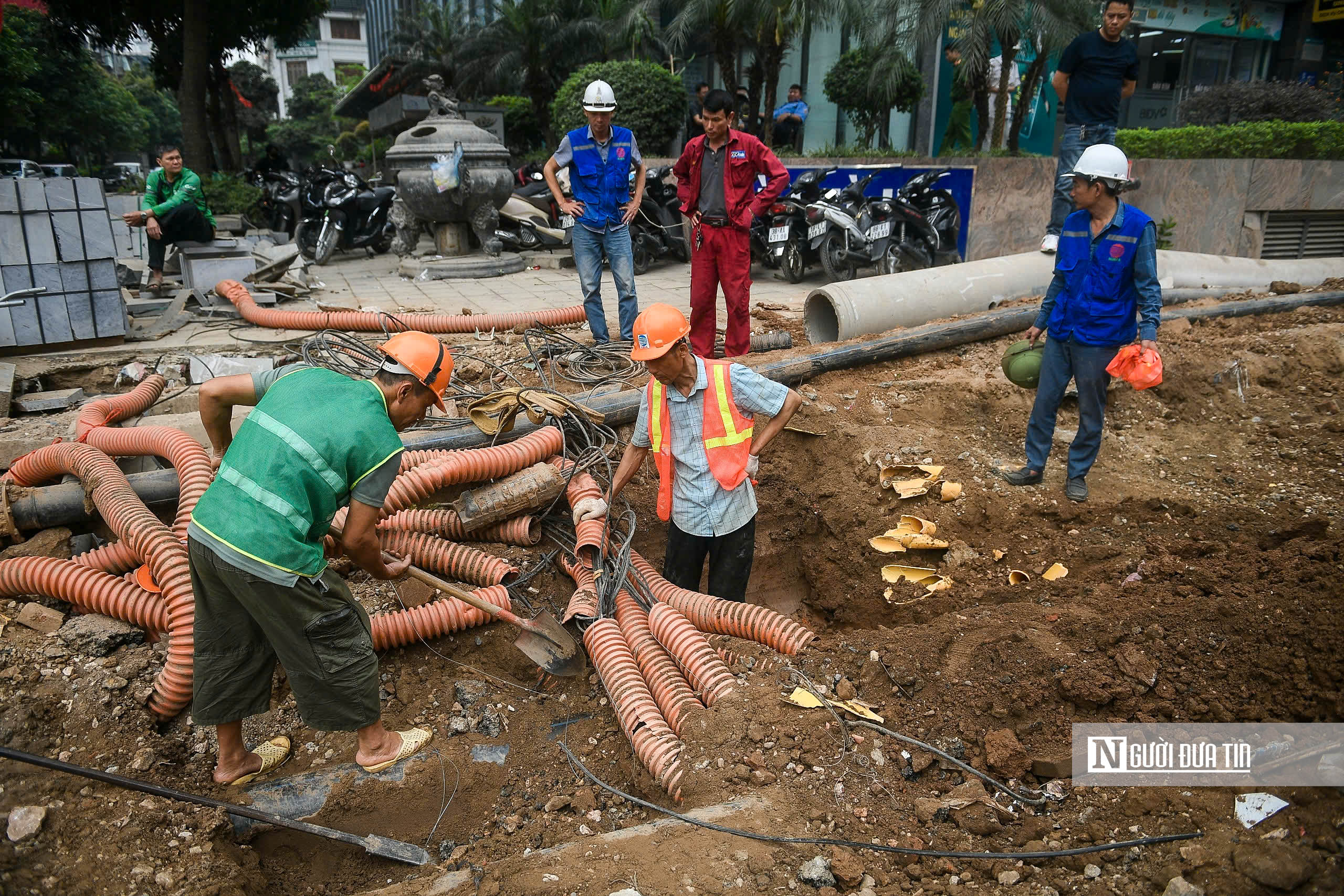 Hà Nội: Ì ạch thi công, đường Nguyễn Tuân tiếp tục lỡ hẹn?- Ảnh 3.