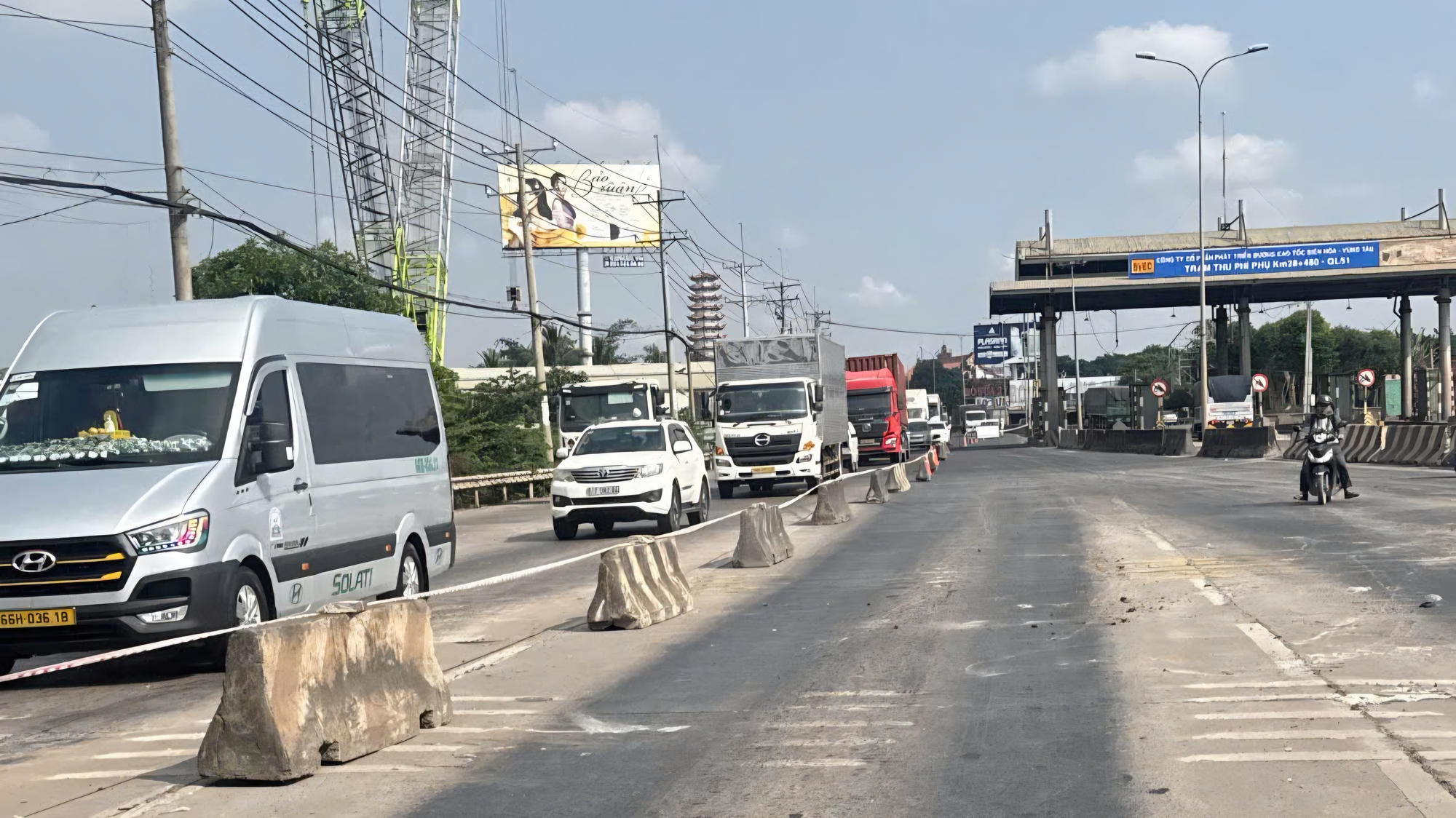 Tháo dỡ trạm thu phí “án ngữ” trên QL51, trả lại mặt đường thông thoáng cho cửa ngõ Đồng Nai- Ảnh 4.