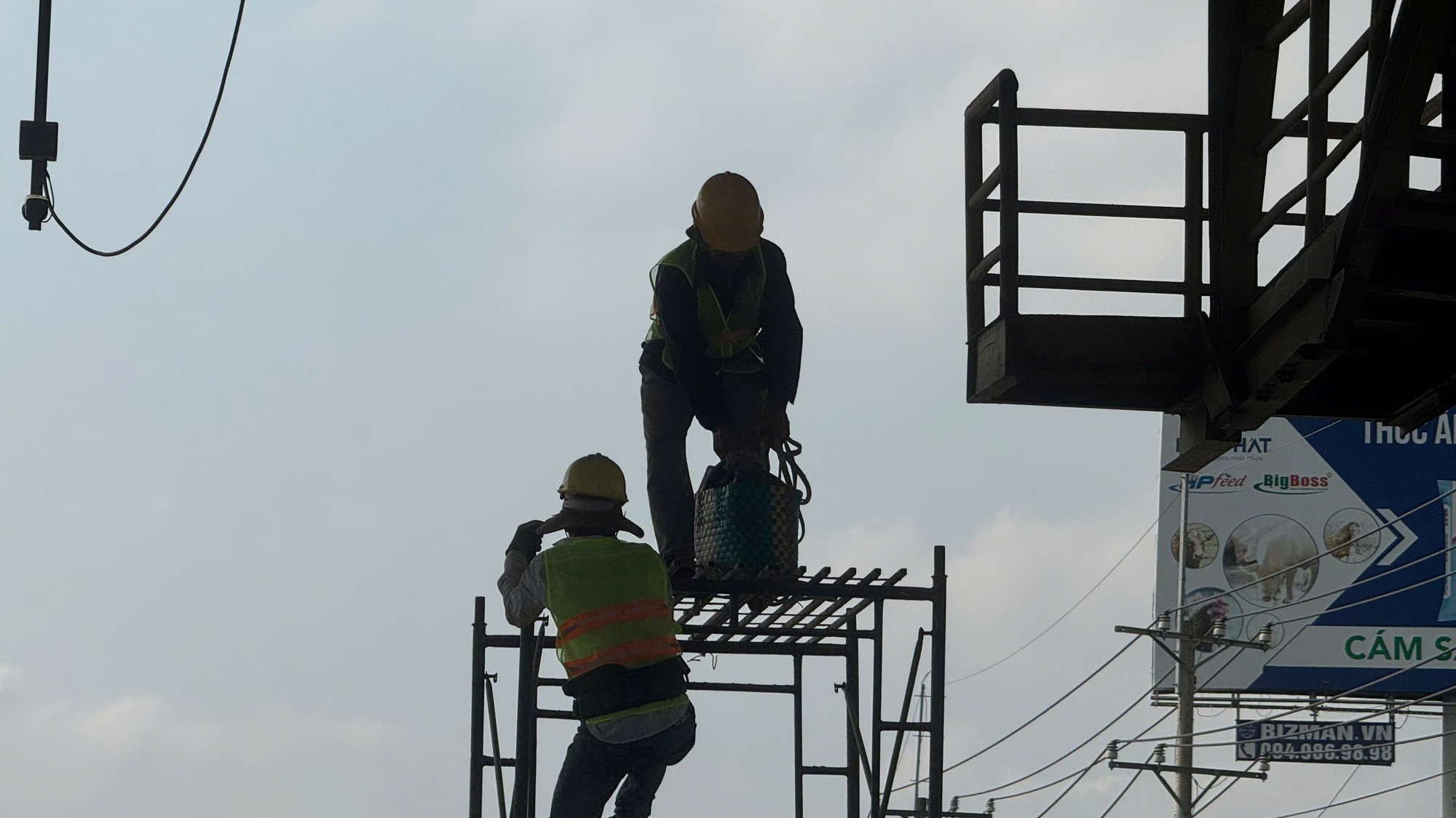 Tháo dỡ trạm thu phí “án ngữ” trên QL51, trả lại mặt đường thông thoáng cho cửa ngõ Đồng Nai- Ảnh 7.