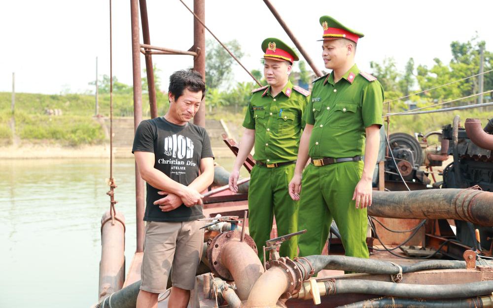 Hà Tĩnh Quyết Liệt Đấu Tranh, Bắt Giữ Nhiều Đối Tượng Khai Thác Cát Trái Phép Trên Sông Lam