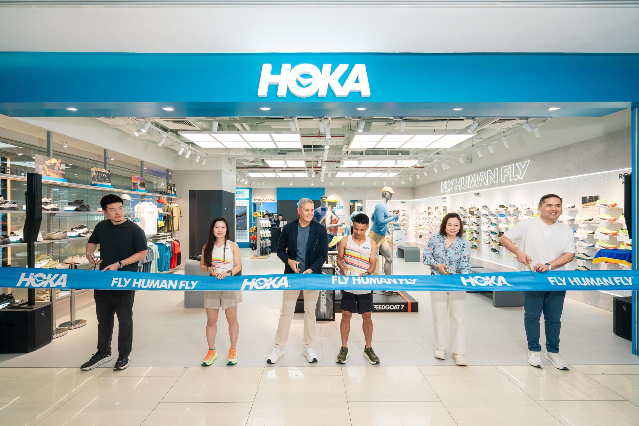 HOKA mở cửa hàng đầu tiên tại Hà Nội, tăng tốc phủ sóng thị trường phía Bắc - Ảnh 1.