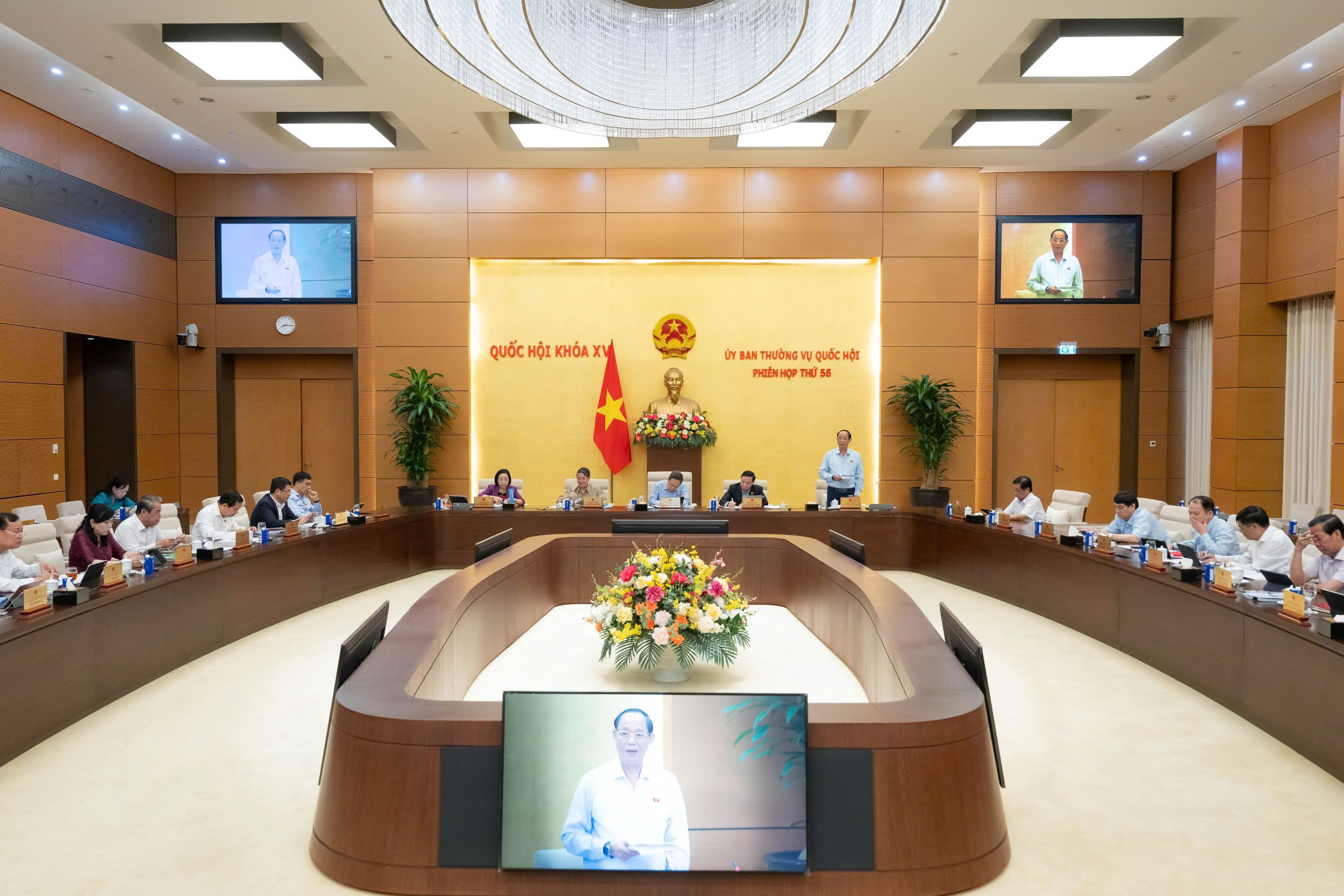 Chủ tịch Quốc hội đề nghị giám sát ngay an toàn thực phẩm từ vụ 300 tấn lợn bệnh vào trường học - Ảnh 2.