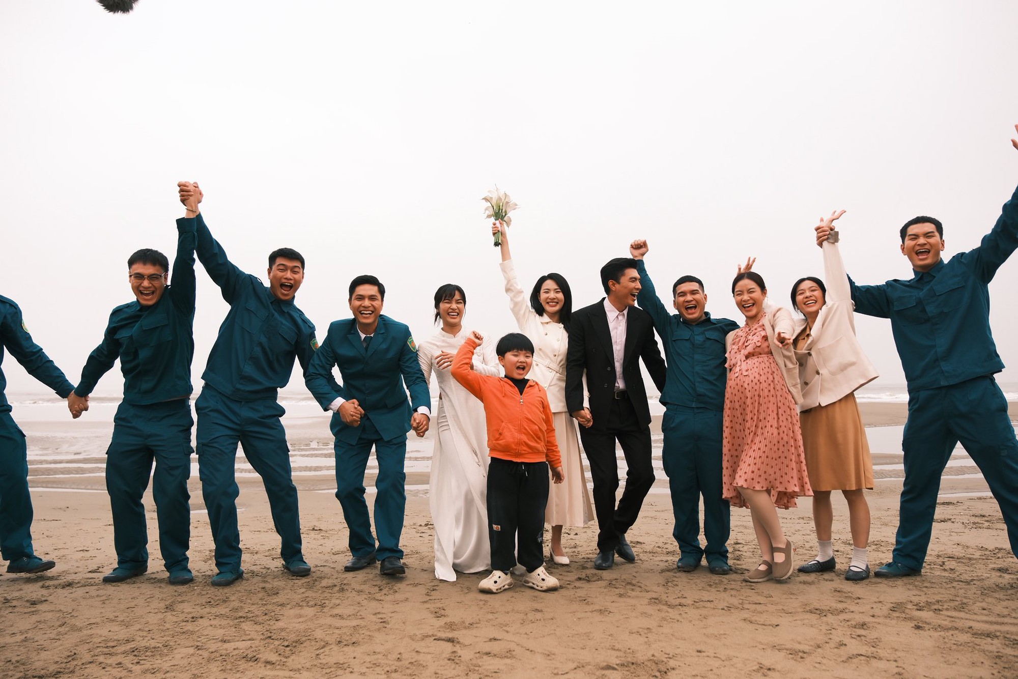 Cặp tình nhân đăng ảnh 