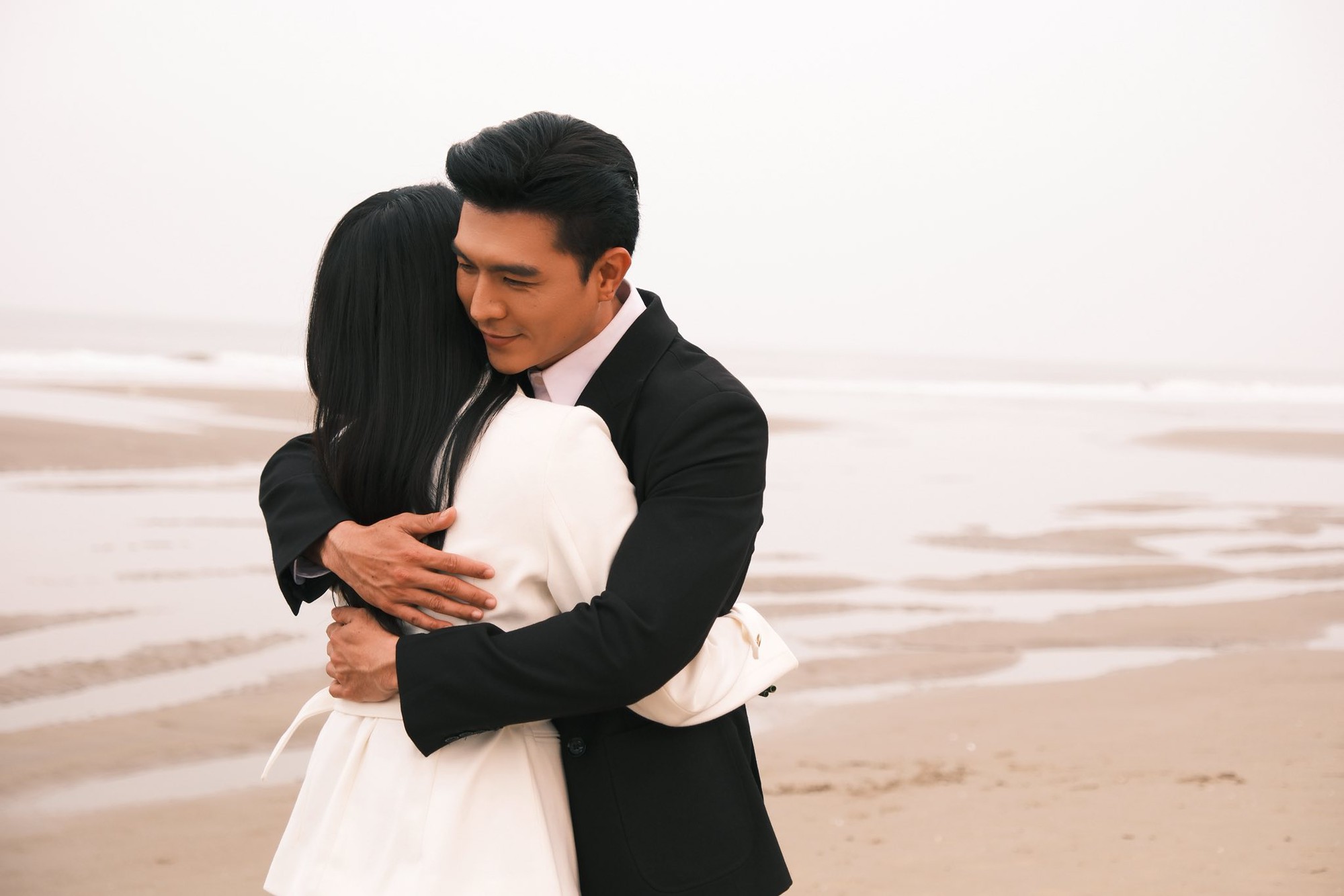 Cặp tình nhân đăng ảnh 