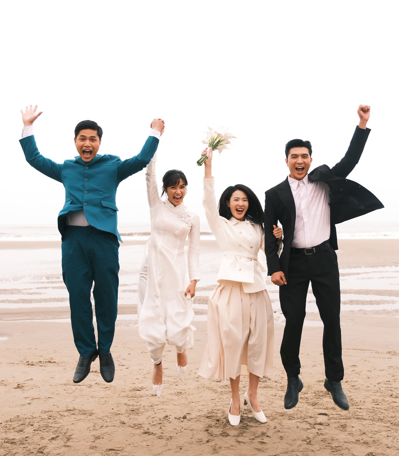 Cặp tình nhân đăng ảnh 