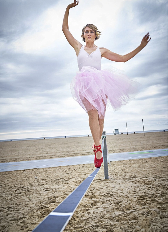 Kỳ t&iacute;ch &ldquo;đi tr&ecirc;n d&acirc;y bằng mũi ch&acirc;n&rdquo; nhanh nhất thế giới: Người phụ nữ Nga khiến Guinness phải ngỡ ng&agrave;ng - Ảnh 1.