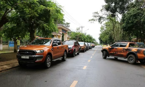 H&agrave; Nội đề xuất &ldquo;cởi tr&oacute;i&rdquo; xe b&aacute;n tải, xe hợp đồng: Pickup c&oacute; thể chạy như &ocirc; t&ocirc; con - Ảnh 1.