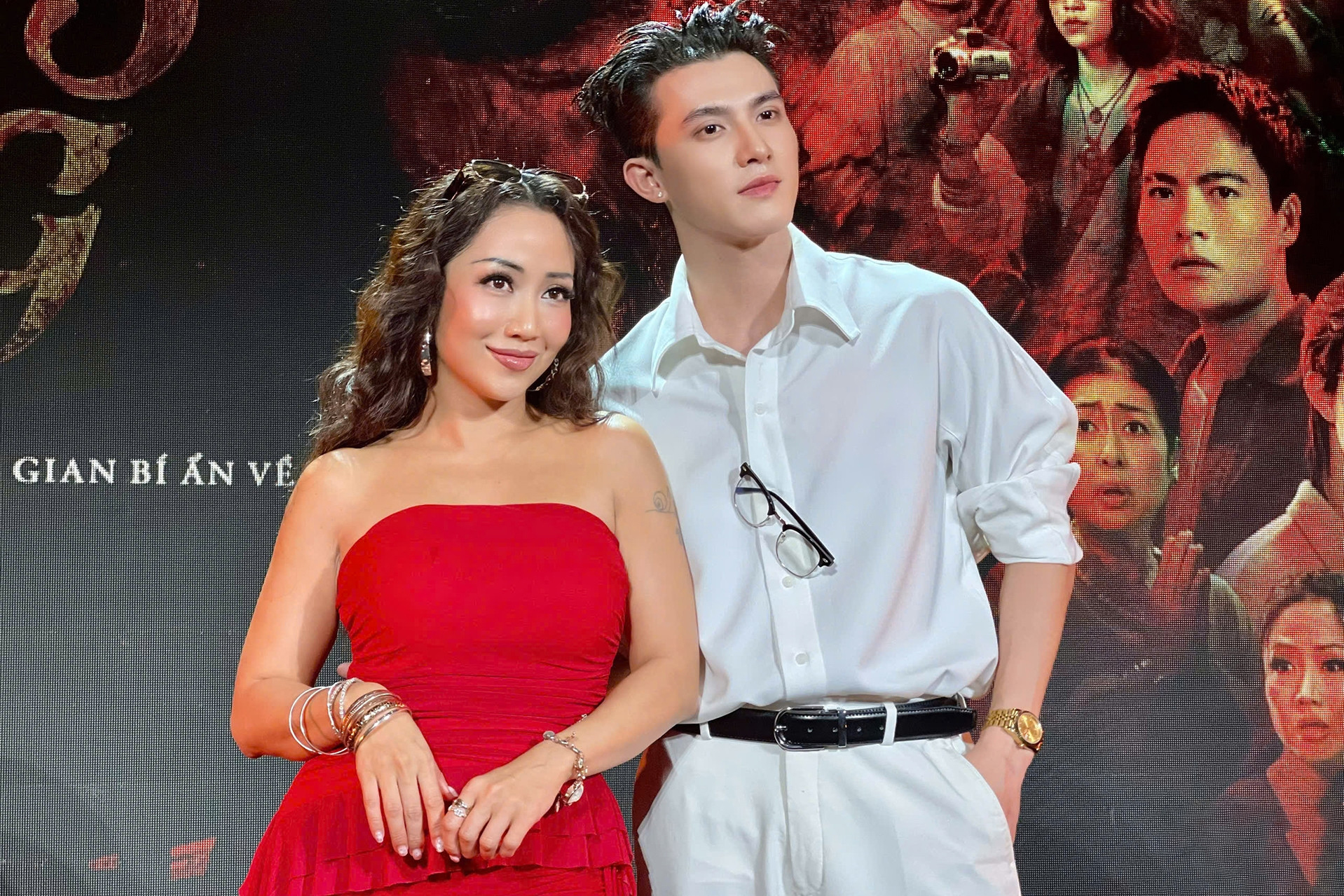 Nữ NSƯT nhuộm da, pha tiếng để đóng cặp với mỹ nam kém 14 tuổi - Ảnh 2.