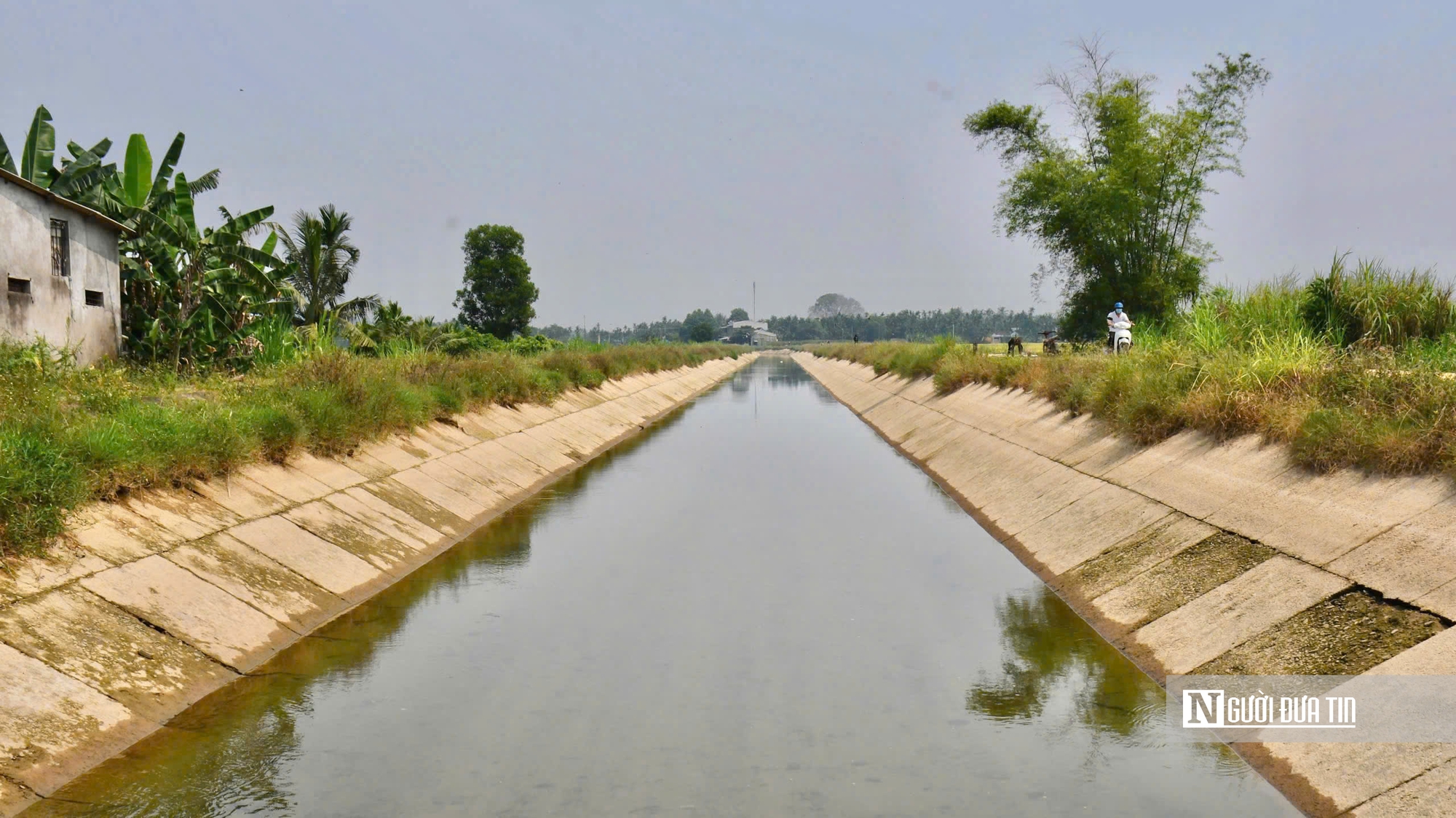 Dân sống bất an bên dòng kênh “trắng” hộ lan- Ảnh 2.