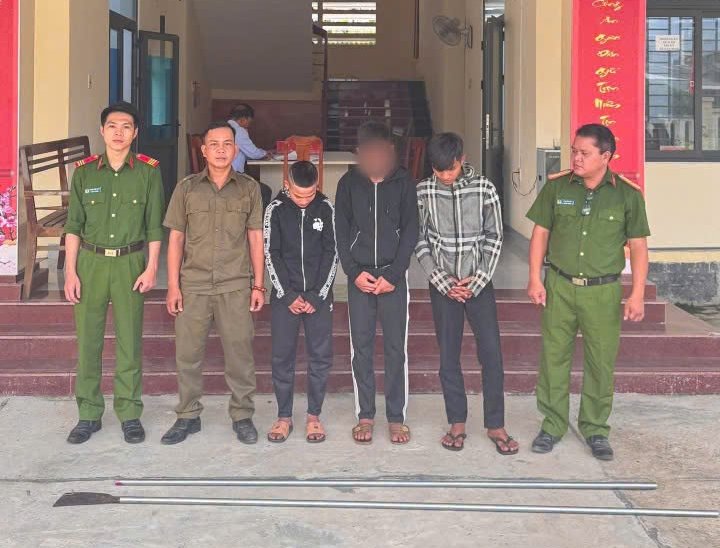  Ba thanh niên 18 tuổi bị triệu tập vì lạng lách, 