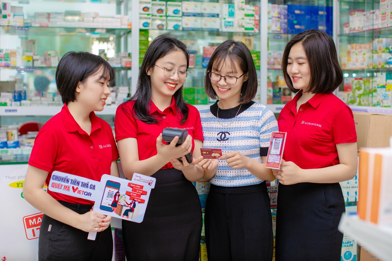 Thẻ Lộc Việt Agribank – Giải pháp tài chính góp phần đẩy lùi tín dụng đen tại nông thôn - Ảnh 1.