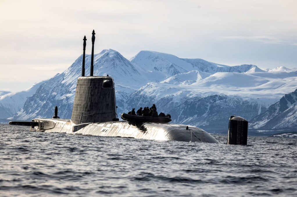 Tàu ngầm không còn có thể tự do tung hoành biển khơi như xưa - Ảnh 1.