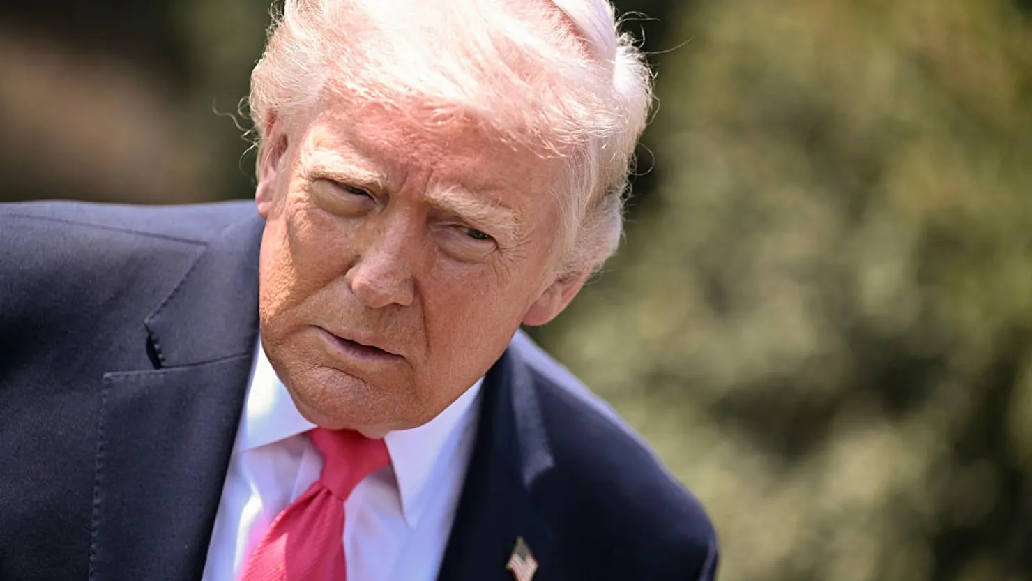 Tổng thống Donald Trump tiếp tục gửi thông điệp cứng rắn đến Iran - Ảnh 1.