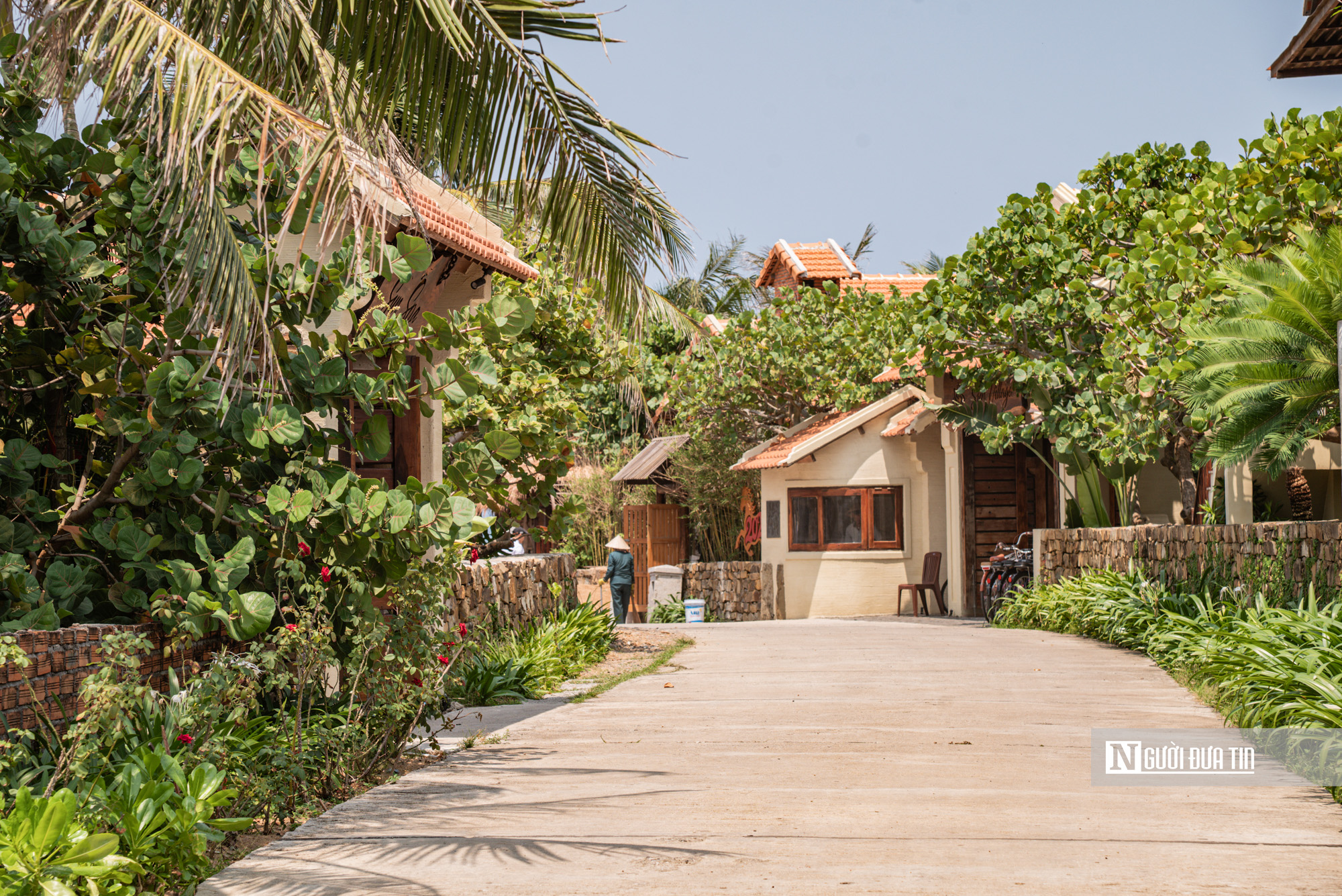 Ng&ocirc;i l&agrave;ng m&aacute;i đỏ ở Đắk Lắk trong &ldquo;Hẹn em ng&agrave;y nhật thực&rdquo; h&uacute;t kh&aacute;ch- Ảnh 16.