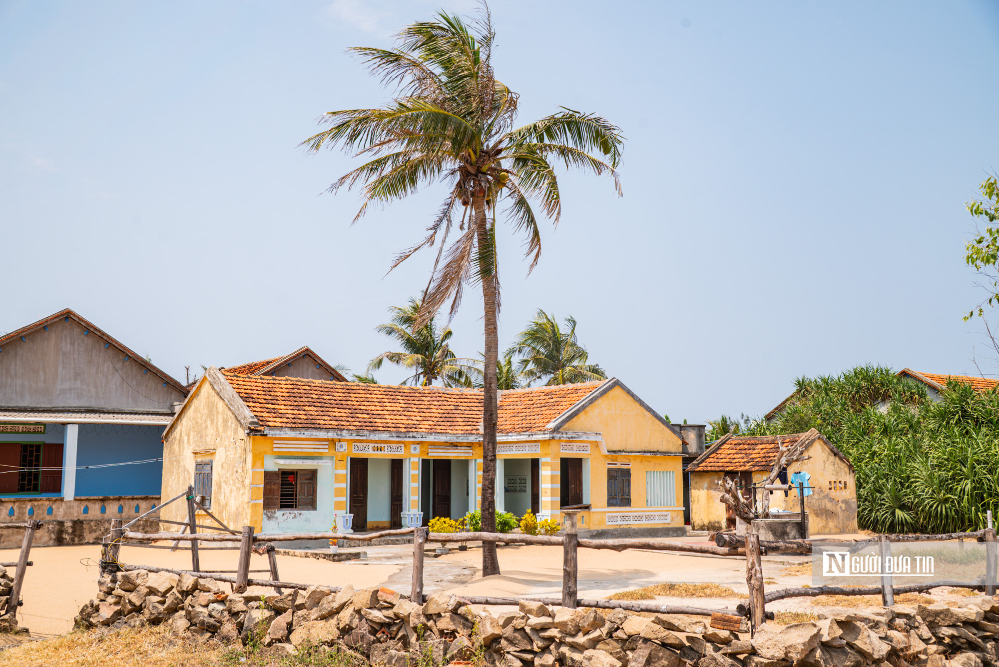 Ng&ocirc;i l&agrave;ng m&aacute;i đỏ ở Đắk Lắk trong &ldquo;Hẹn em ng&agrave;y nhật thực&rdquo; h&uacute;t kh&aacute;ch- Ảnh 6.