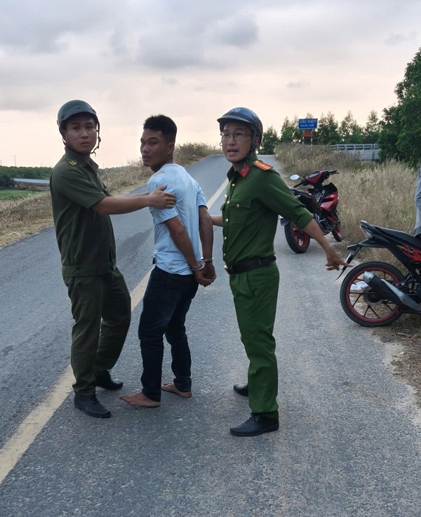 Bắt đối tượng đ&acirc;m vợ v&agrave; mẹ vợ thương vong- Ảnh 1.