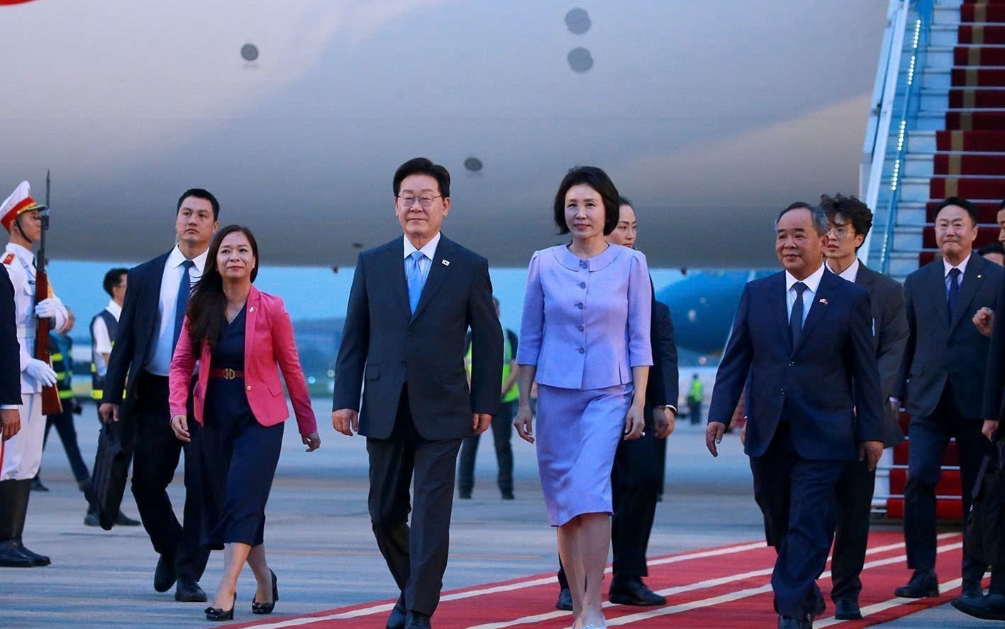 Bộ trưởng Bộ N&ocirc;ng nghiệp v&agrave; M&ocirc;i trường: Việt - H&agrave;n hướng tới h&igrave;nh mẫu hợp t&aacute;c xanh- Ảnh 4.