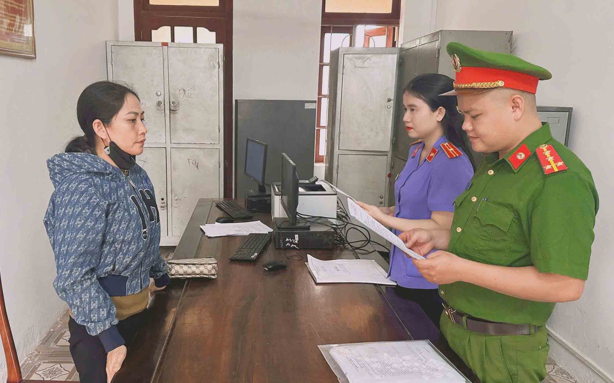 Hà Tĩnh: Khởi tố mẹ con lừa đảo chiếm đoạt tài sản qua cầm cố xe máy