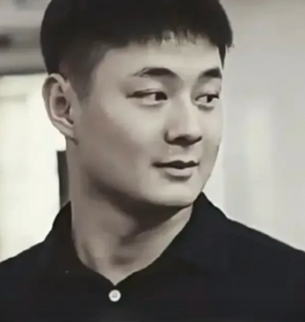 Người đ&agrave;n &ocirc;ng 24 tuổi tử vong v&igrave; bỏ qua cảnh b&aacute;o từ 1 nốt ruồi "lạ", b&aacute;c sĩ lắc đầu điểm mặt chi t&ecirc;n dấu hiệu - Ảnh 1.