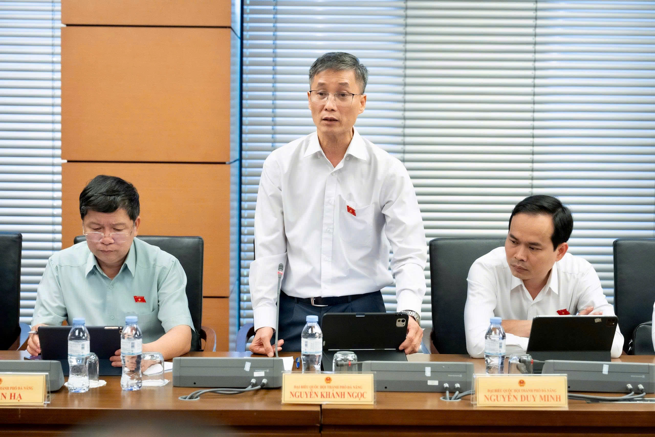 ĐBQH: Một gia đình nuôi 2 con ăn học thì mức giảm trừ gia cảnh 6,2 triệu đồng/người là không đủ- Ảnh 3.