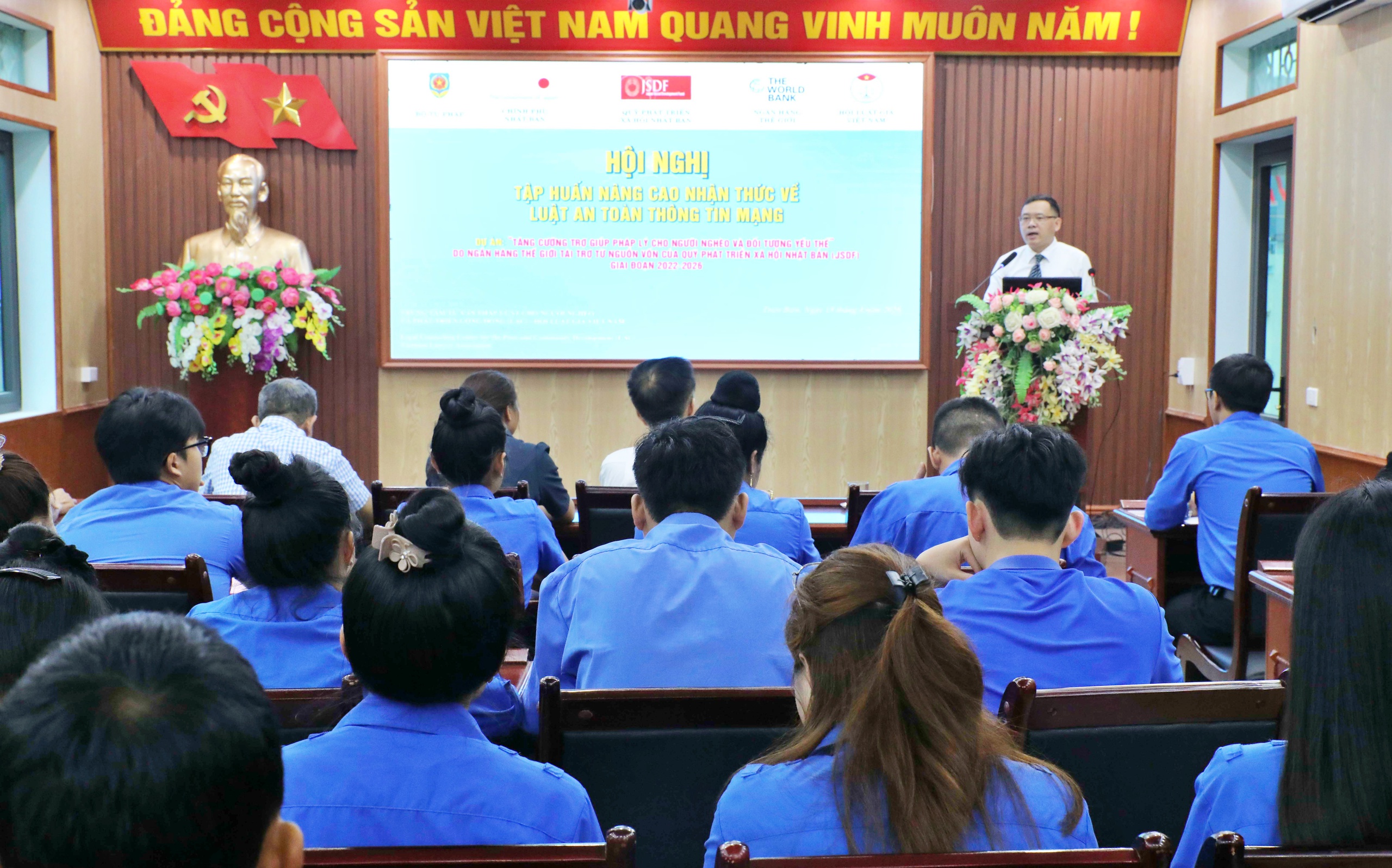 Nâng cao nhận thức pháp luật về thông tin mạng cho người dân vùng cao Điện Biên- Ảnh 3.