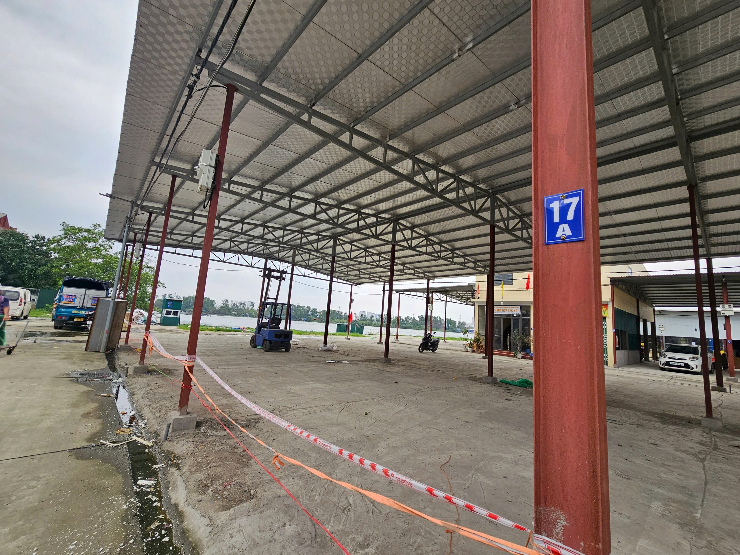 Hà Nội: Điểm dự kiến tiếp nhận chợ cá Yên Sở cũng không đảm bảo điều kiện- Ảnh 3.