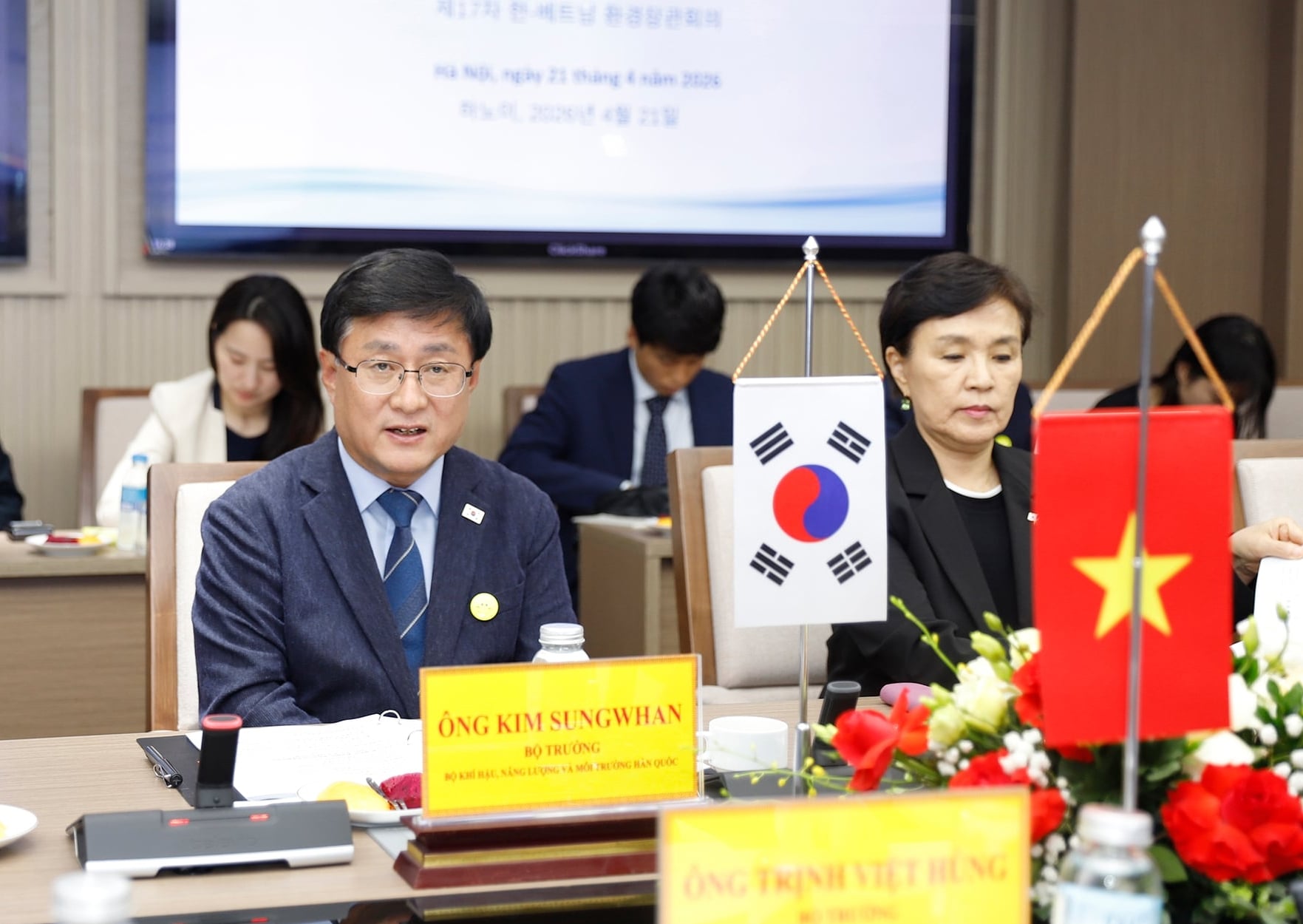 Bộ trưởng Bộ N&ocirc;ng nghiệp v&agrave; M&ocirc;i trường: Việt - H&agrave;n hướng tới h&igrave;nh mẫu hợp t&aacute;c xanh- Ảnh 3.