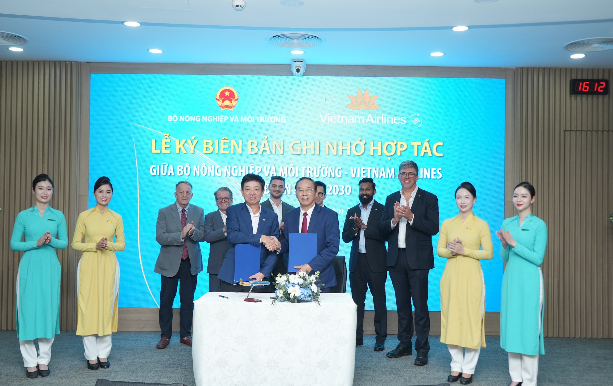 Vietnam Airlines ra mắt 