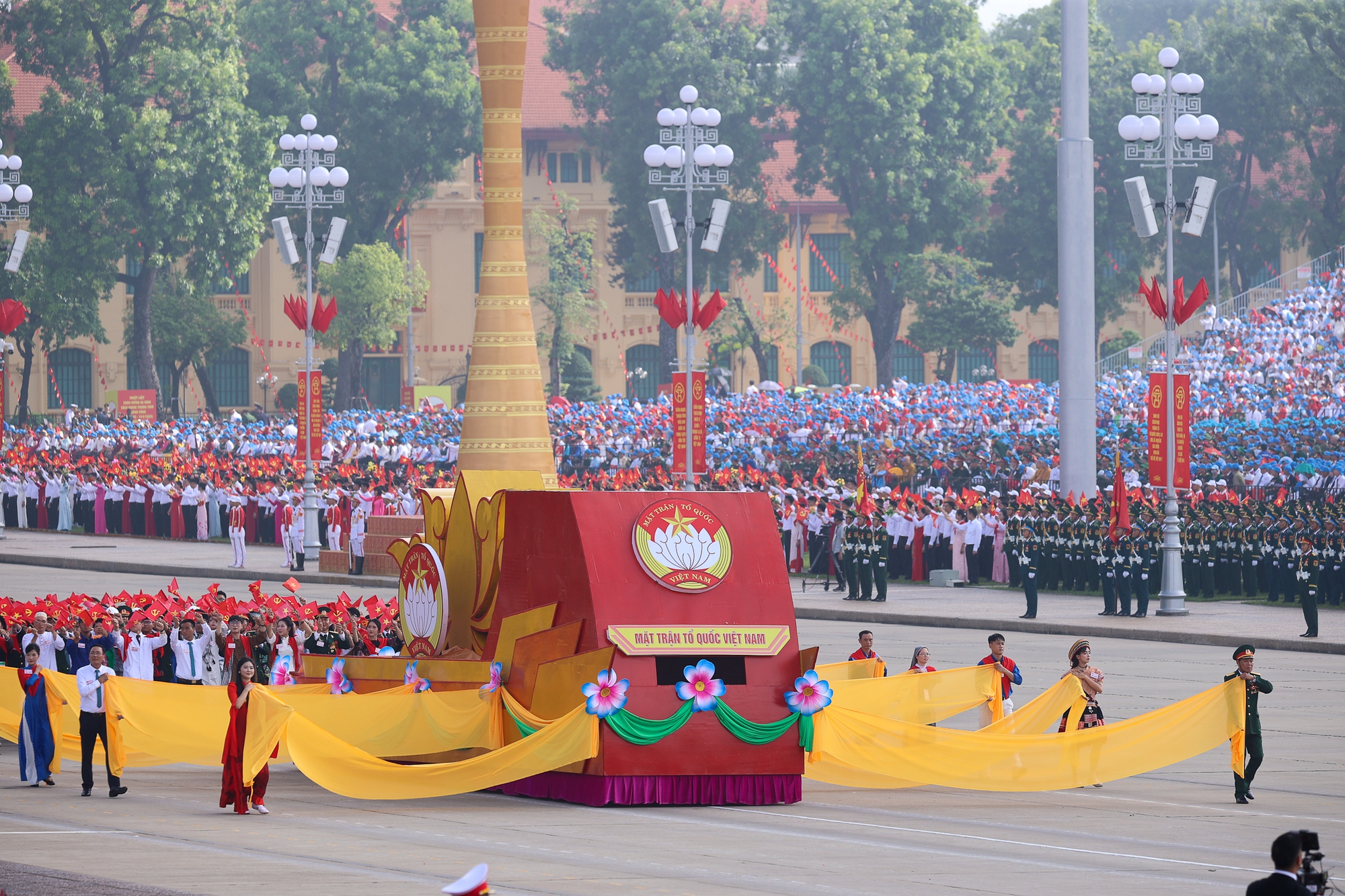 Lấy sự hài lòng của nhân dân là thước đo hiệu quả công tác Mặt trận - Ảnh 1.