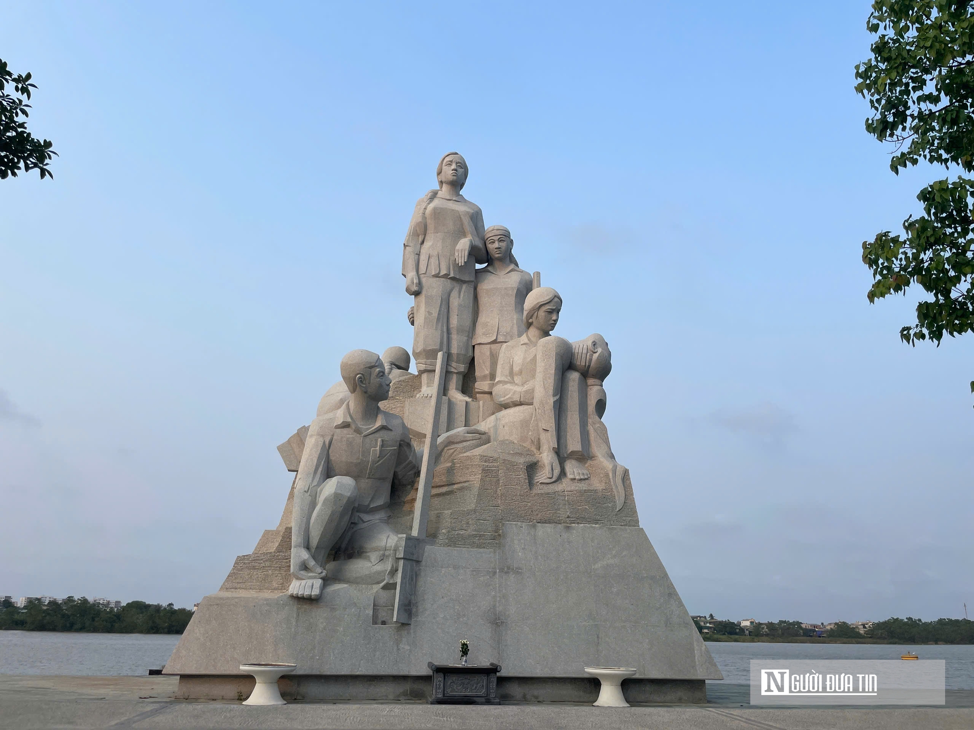 K&yacute; ức kh&ocirc;ng thể qu&ecirc;n về 64 gi&aacute;o vi&ecirc;n v&agrave; học sinh ng&atilde; xuống tr&ecirc;n c&ocirc;ng trường đắp đ&ecirc; s&ocirc;ng M&atilde;  - Ảnh 8.