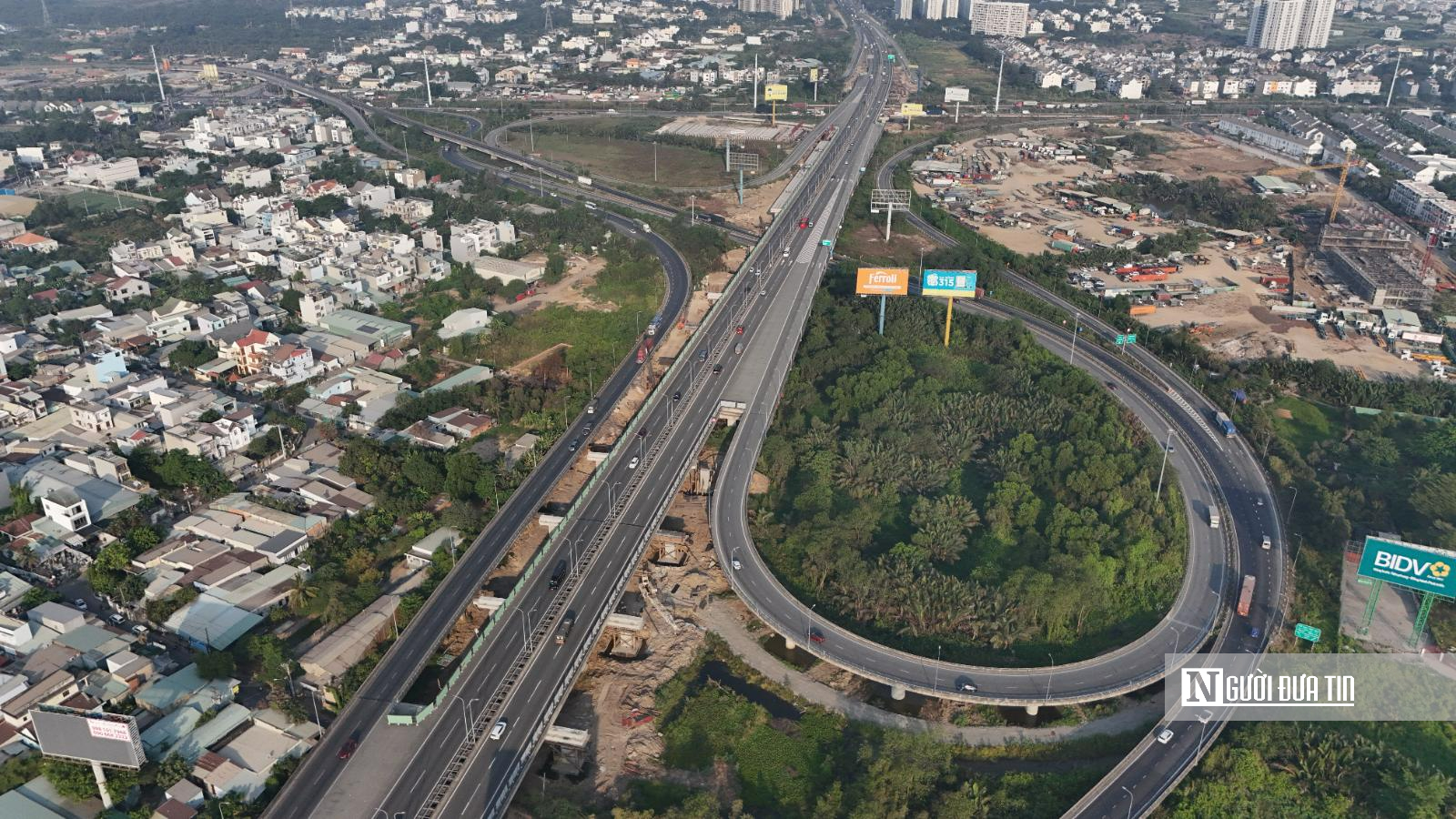 Cửa ng&otilde; ph&iacute;a Đ&ocirc;ng Tp.HCM dần gỡ điểm nghẽn hạ tầng- Ảnh 1.