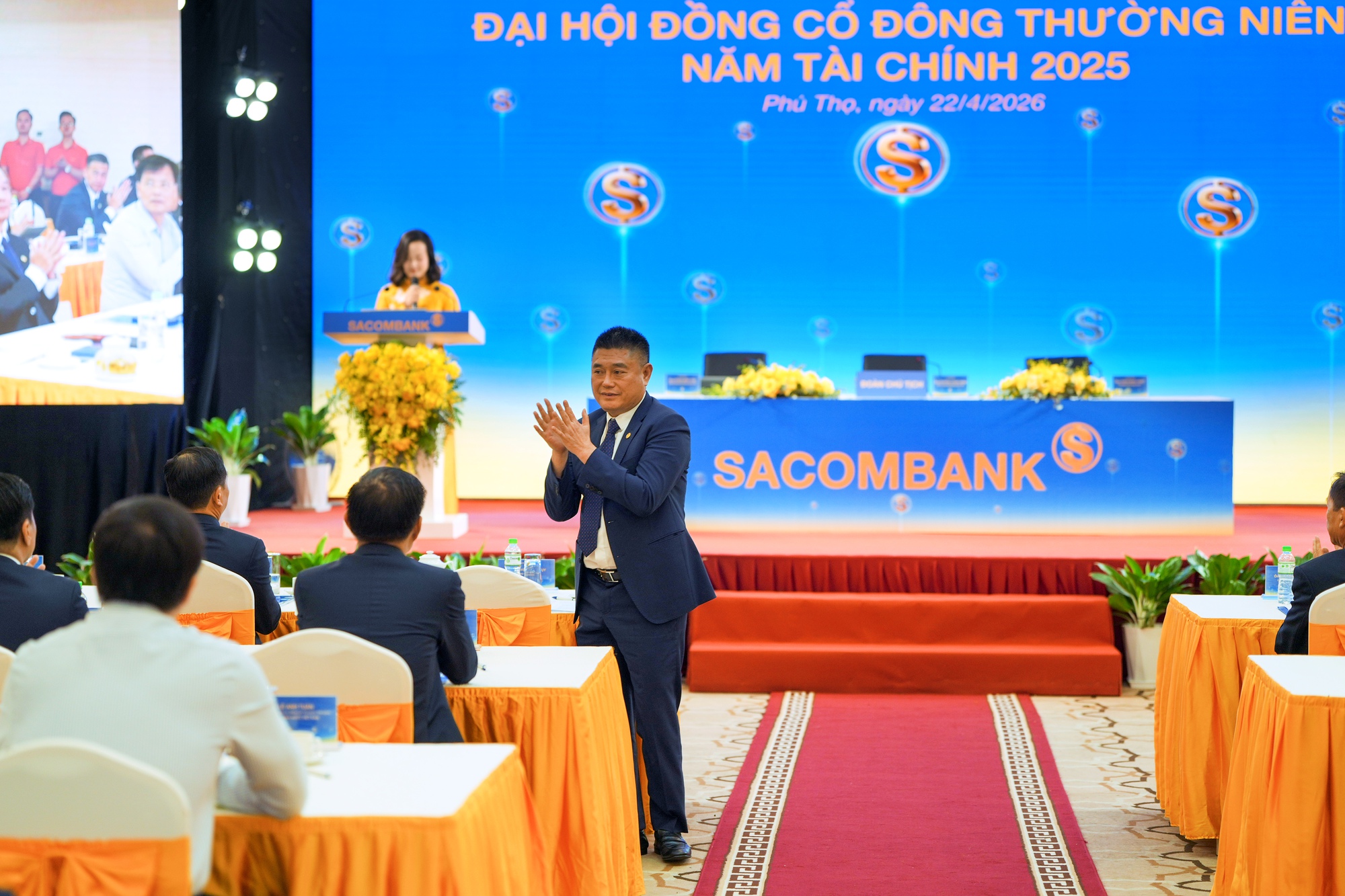 Ông Dương Công Minh và Nguyễn Đức Thụy cùng xuất hiện tại ĐHĐCĐ Sacombank- Ảnh 2.