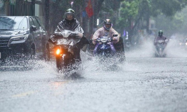 Dự b&aacute;o thời tiết 23/4: Miền Bắc đ&oacute;n kh&ocirc;ng kh&iacute; lạnh tăng cường g&acirc;y mưa d&ocirc;ng tr&ecirc;n diện rộng... - Ảnh 1.