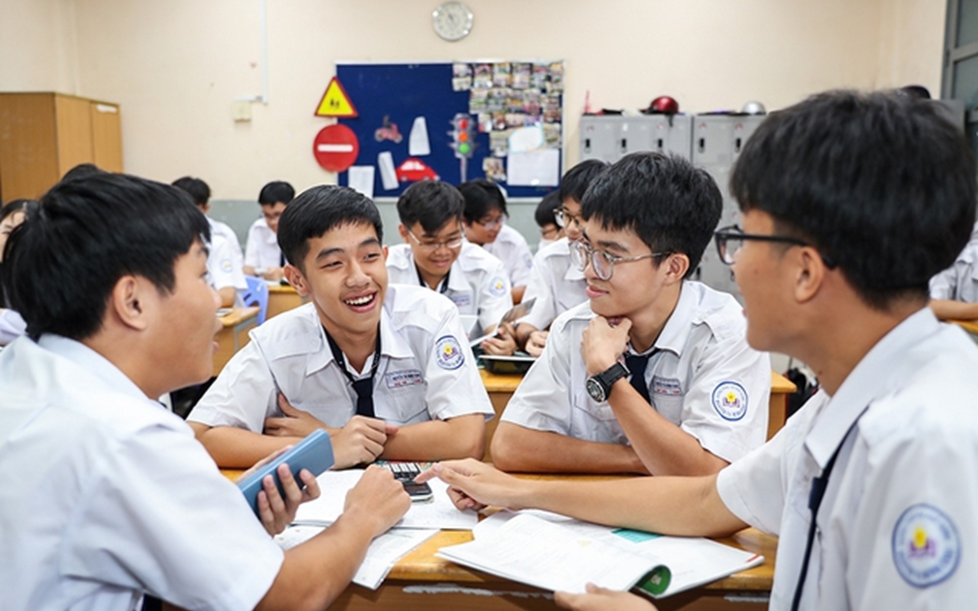 Kỳ thi dồn dập từ đầu th&aacute;ng 6, Tp.HCM l&ecirc;n kế hoạch &ocirc;n tập v&agrave; tuyển sinh ra sao?- Ảnh 2.