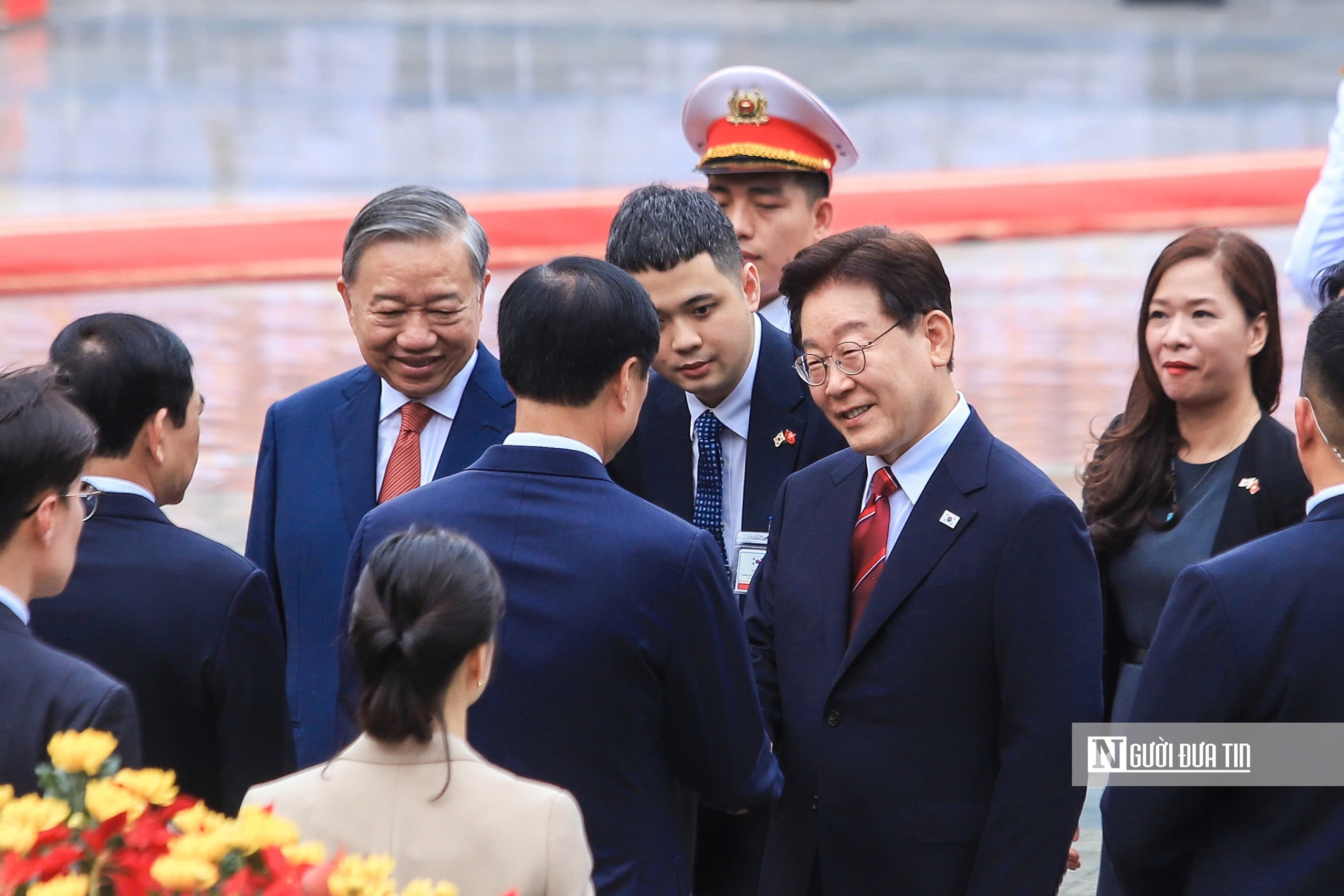 21 loạt đại b&aacute;c ch&agrave;o mừng Tổng thống H&agrave;n Quốc thăm Việt Nam - Ảnh 13.