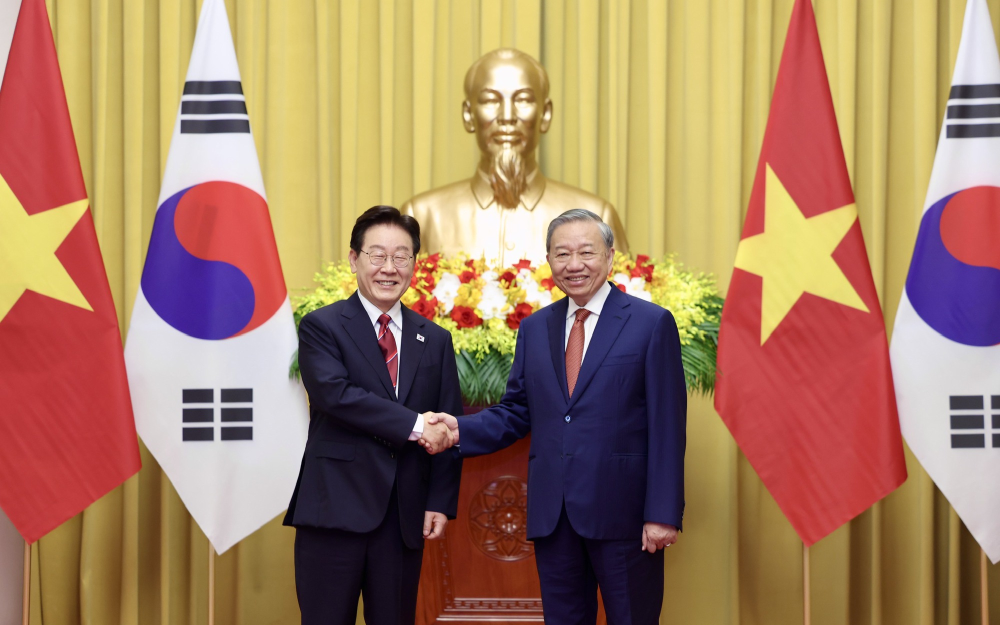 Tổng Bí thư Tô Lâm hội đàm với Tổng thống Hàn Quốc Lee Jae Myung tại Hà Nội