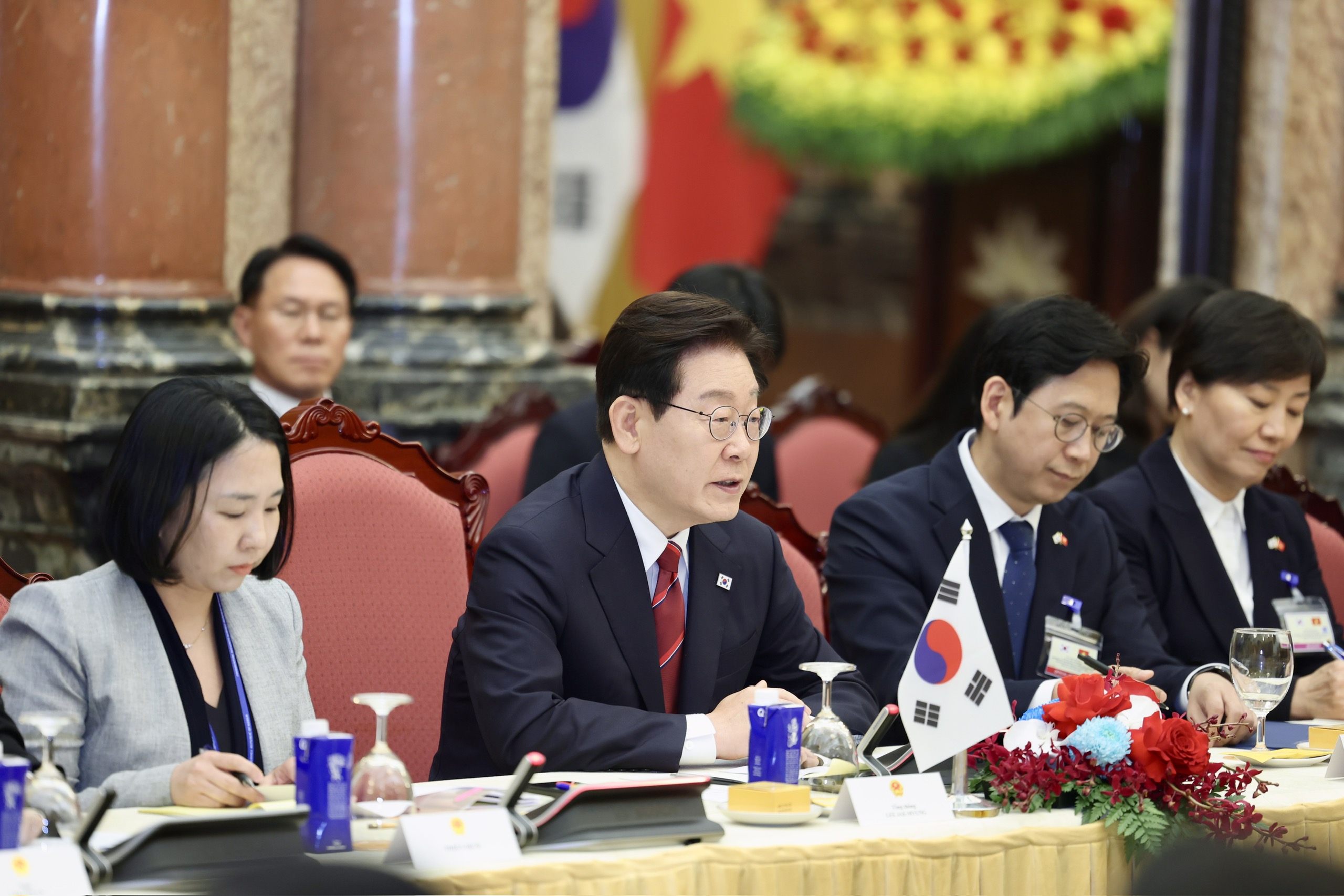 H&agrave;n Quốc sẵn s&agrave;ng chia sẻ c&ocirc;ng nghệ AI, b&aacute;n dẫn, năng lượng sạch cho Việt Nam- Ảnh 5.